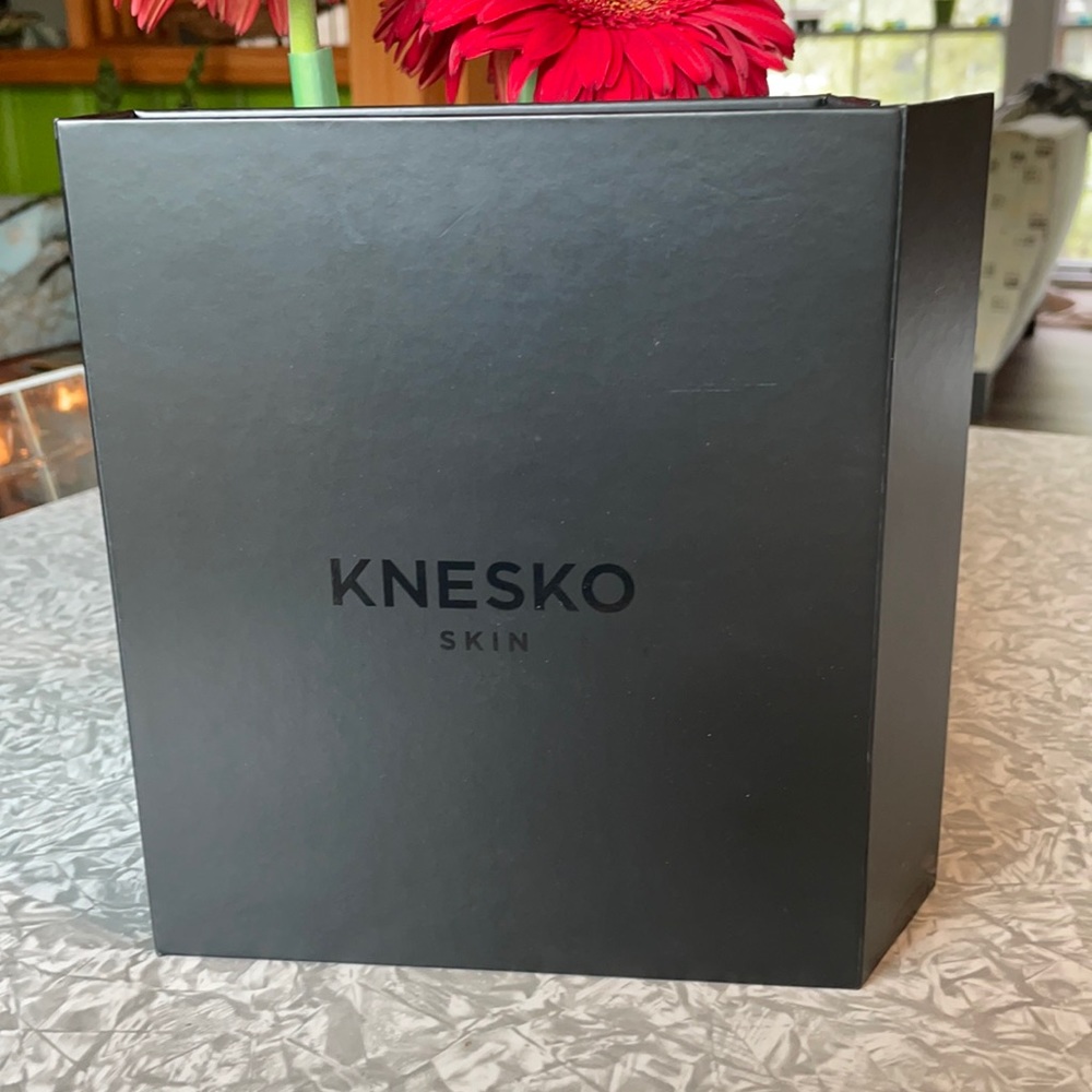 Knesko Skin Complete Home Spa Kit